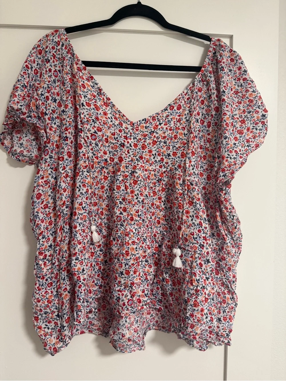 Old Navy White Floral Peasant Blouse with Red & Blue Print